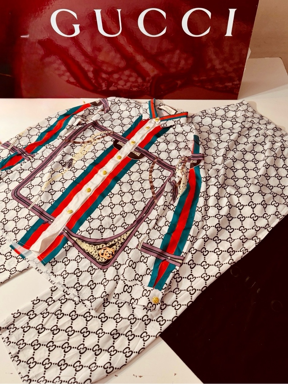 GUCCI PRE-LOVED 2 PIECE SET! EXCELLENT CONDITION! LIKE NEW!